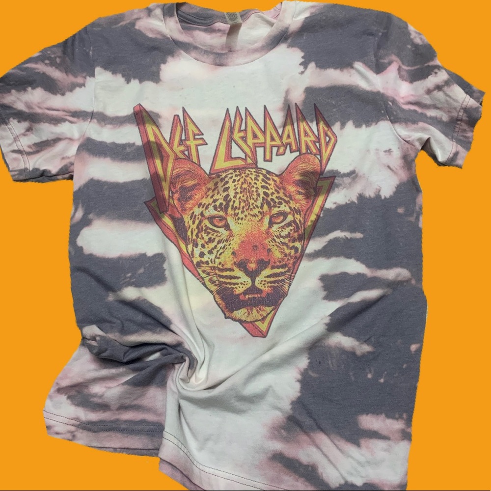 Def Leppard bleached t